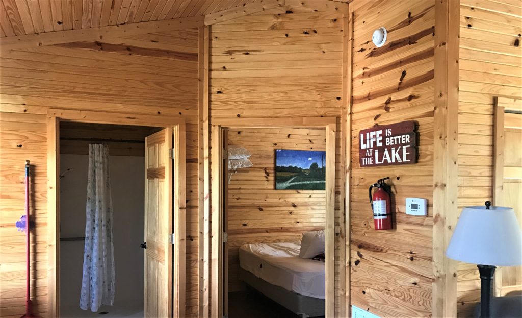 Interior Cabin 6 Mozingo Lake