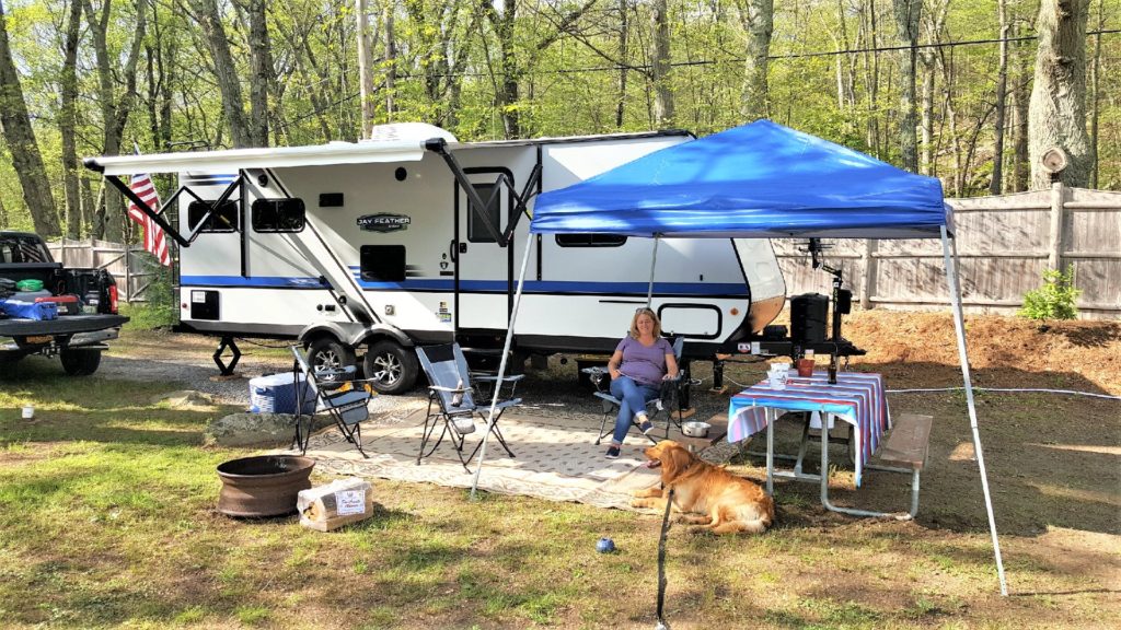 https://livinlifewithlori.com/wp-content/uploads/2020/03/RV-Camping-at-Old-Holbrook-Place-1024x576.jpg