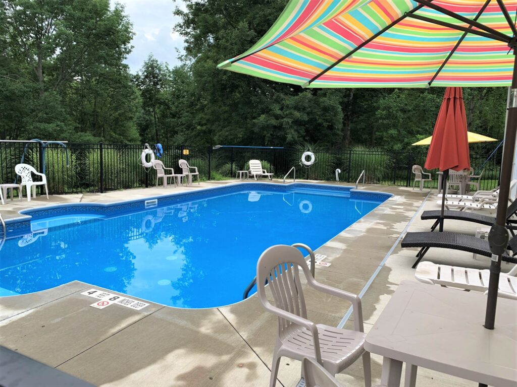 outdoor heated pool at Houghton Letchworth KOA campground