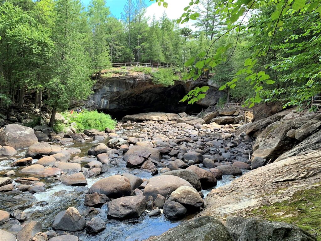 Beatiful View of Natural Stone Bridge