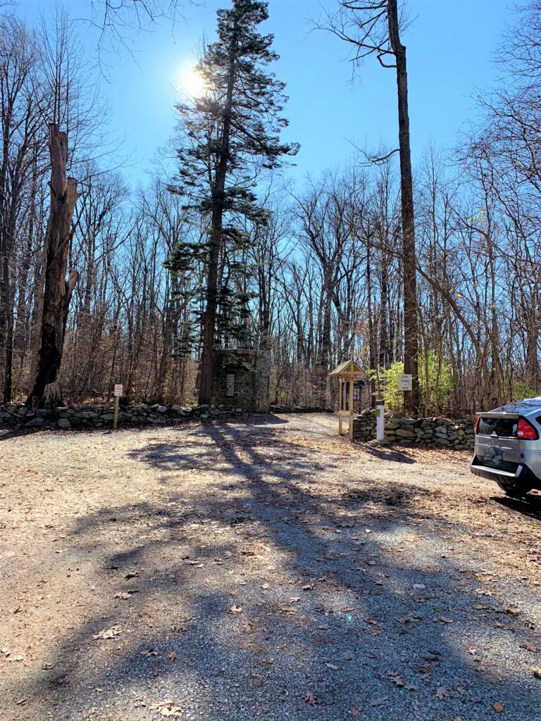 Bears Den Parking Lot Bluemont VA