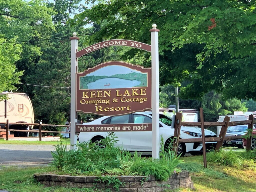 Welcome sign keen lake