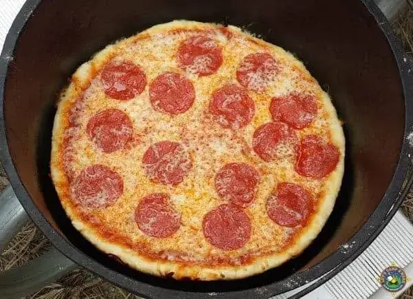Dutch oven pizza