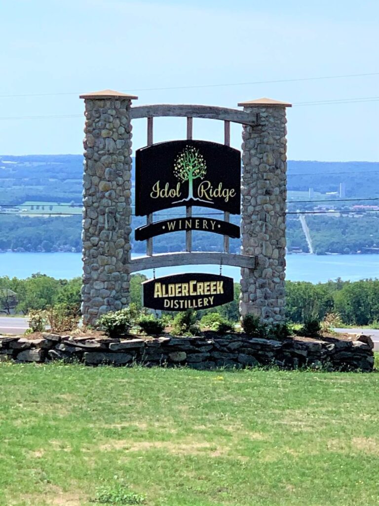 Idol Creek Winery Welcome Sign