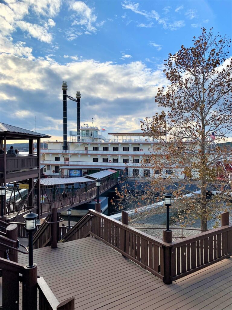 Showboat Branson Belle boarding area